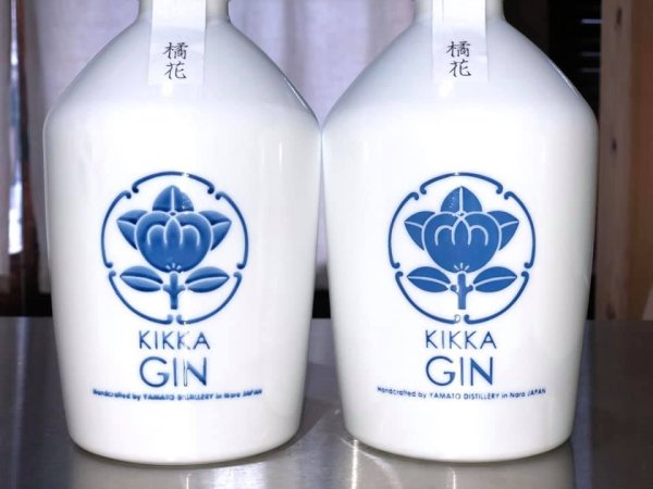 画像2: 橘花ジン(陶器仕様ガラス瓶) 59度 700ml (2)