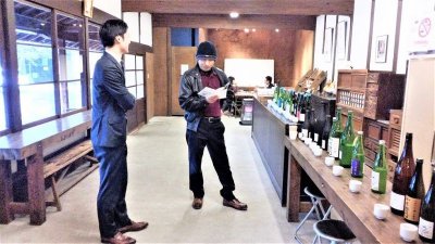 画像1: 小左衛門 純米吟醸 初のしぼり 720ml