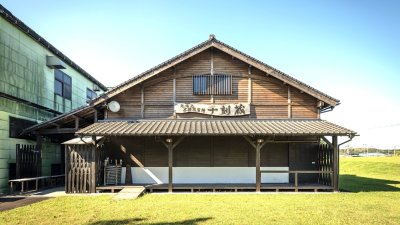 画像1: 麦焼酎 千亀女 甕壺仕込・木桶蒸留・甕貯蔵 1800ml